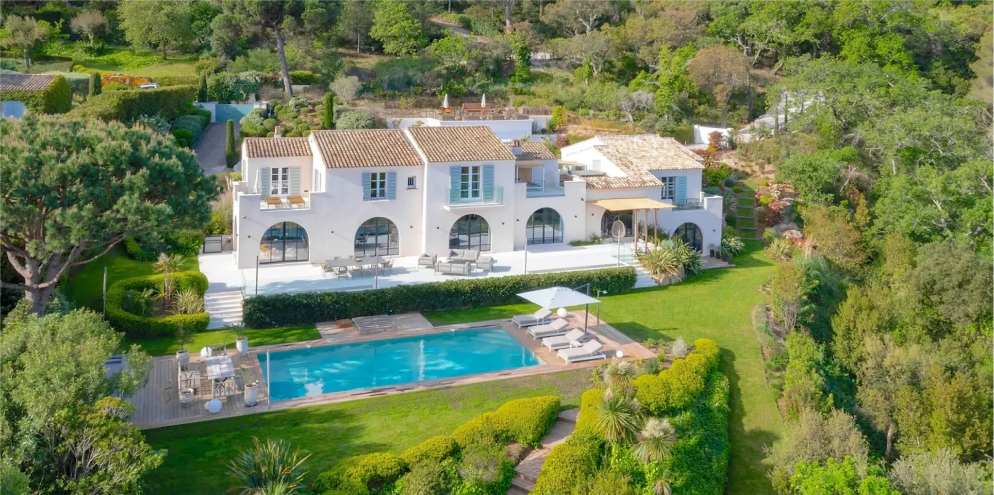 JAMES Immo Boutique Luxury Real Estate Knokke le Zoute Luxury Real Estate Saint Tropez Villa Juno Villa Saint Tropez Luxury Real Estate Ibiza Luxury Real Estate Marbella Luxury Real Estate Paris Luxury Real Estate Verbier