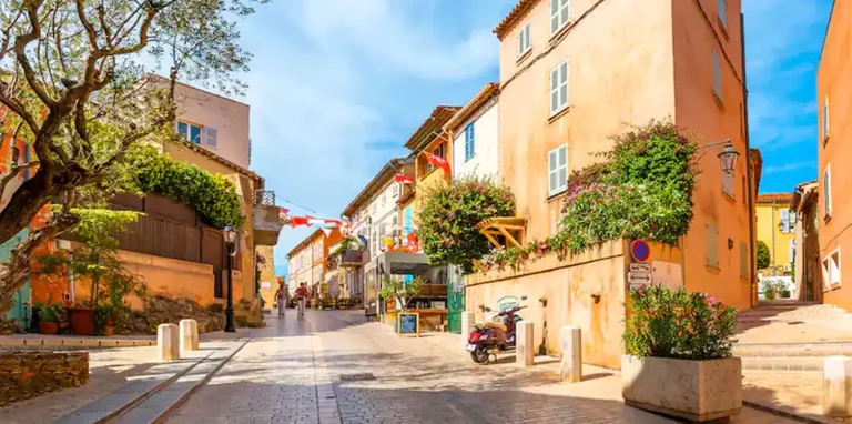 JAMES Immo Boutique Luxury Real Estate Knokke le Zoute Luxury Real Estate Saint Tropez Villa Juno Villa Saint Tropez Luxury Real Estate Ibiza Luxury Real Estate Marbella Luxury Real Estate Paris Luxury Real Estate Verbier
