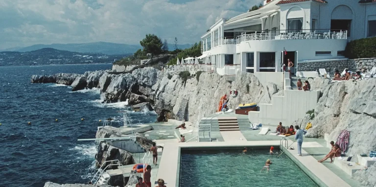 JAMES Immo Boutique Luxury Real Estate Knokke le Zoute Luxury Real Estate Saint Tropez Villa Juno Villa Saint Tropez Luxury Real Estate Ibiza Luxury Real Estate Marbella Luxury Real Estate Paris Luxury Real Estate Verbier